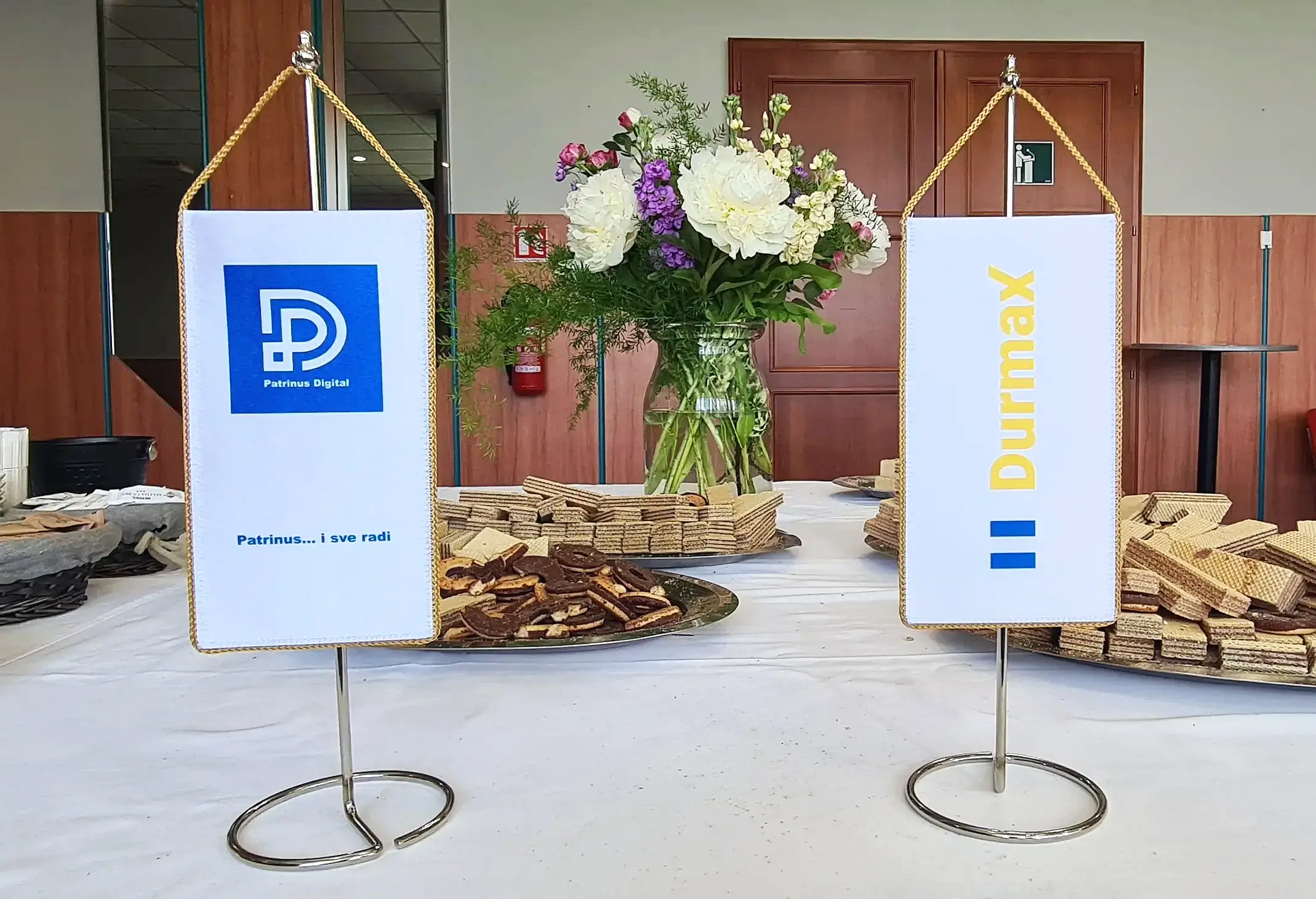 92. Patrinus Digital i Durmax (Inoxaur Table)